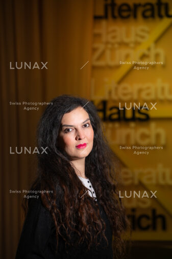 Autorin Aliyeh Ataei