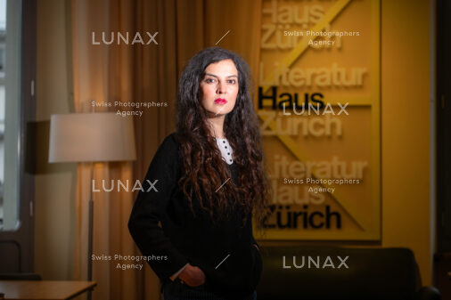 Autorin Aliyeh Ataei